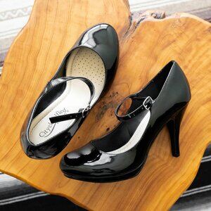 CITY CLASSIFIED BLACK PATENT ANKLE STRAP MARY JANE HEELS SZ 10